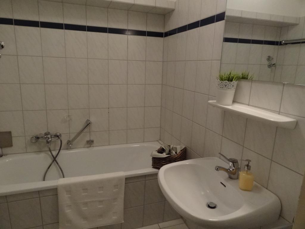 Hotel In Der Strassen Solingen Kültér fotó