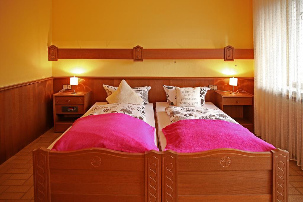 Hotel In Der Strassen Solingen Kültér fotó