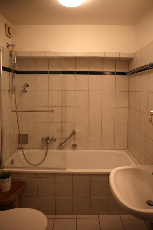 Hotel In Der Strassen Solingen Kültér fotó